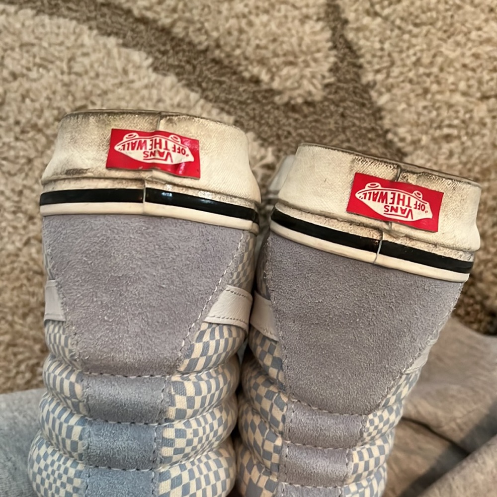 Vans - Picture 5 of 6